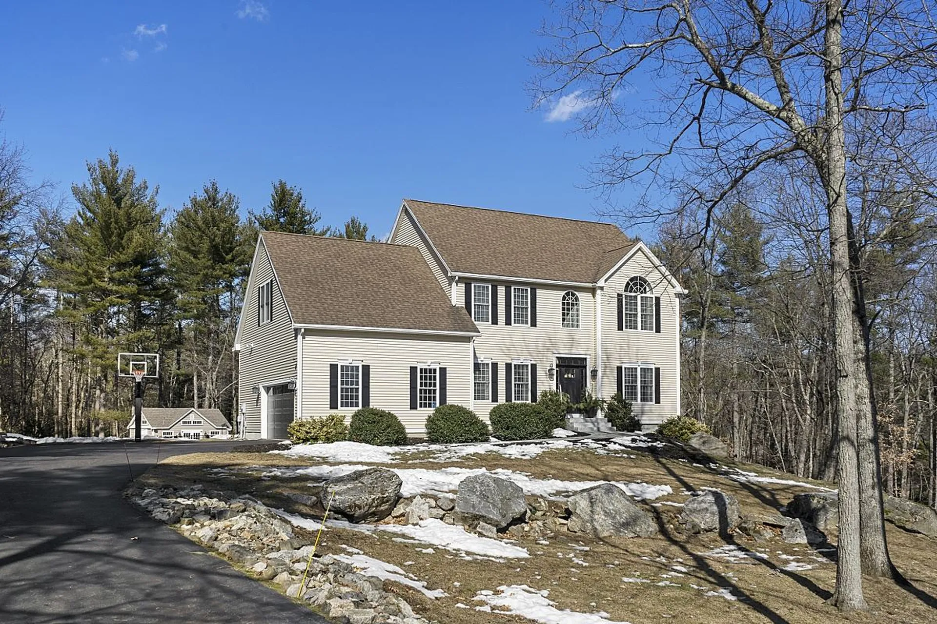 82 Searles Road Windham NH 03087
