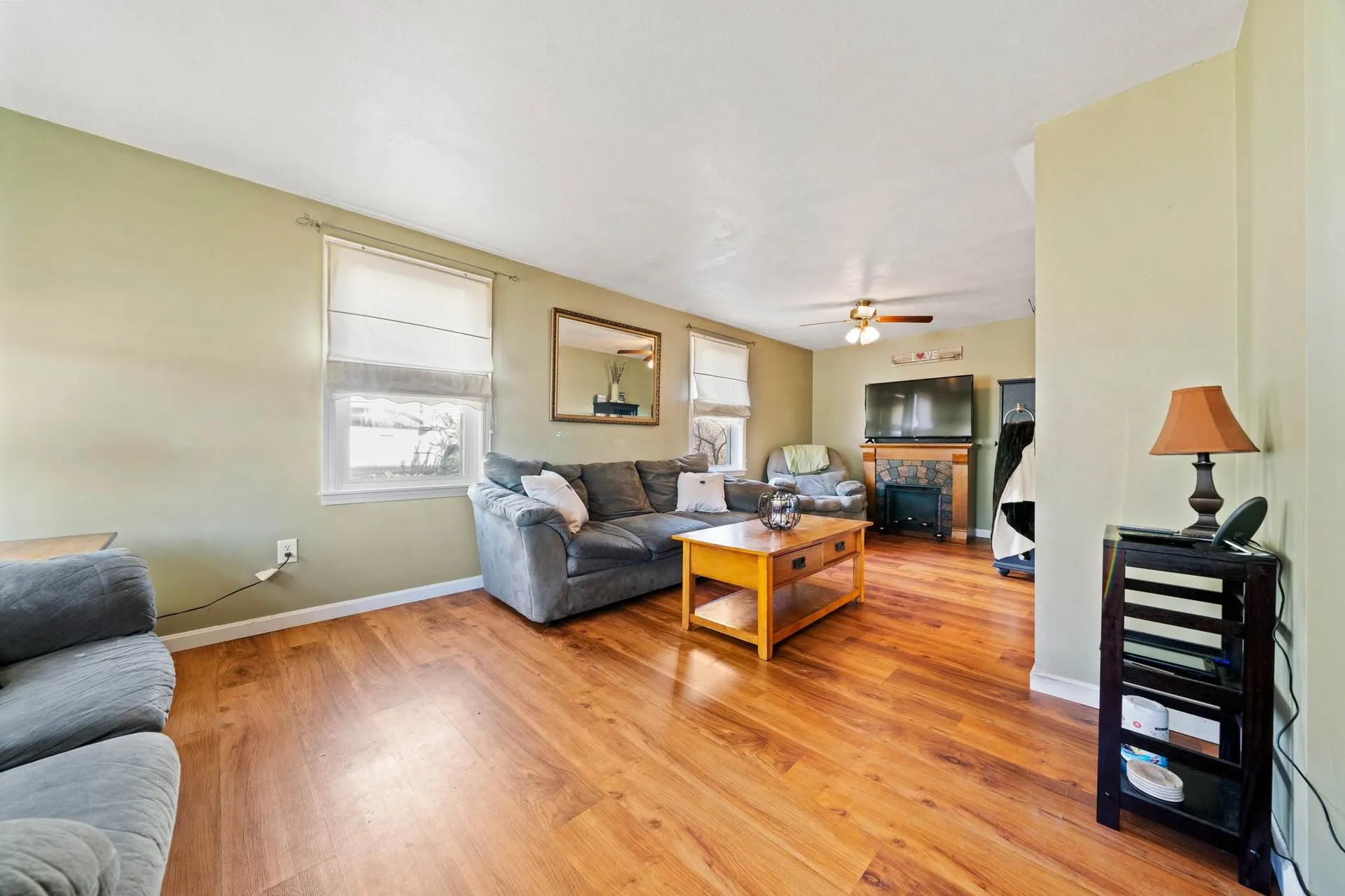 241 Pinebrook Place Manchester NH 03109