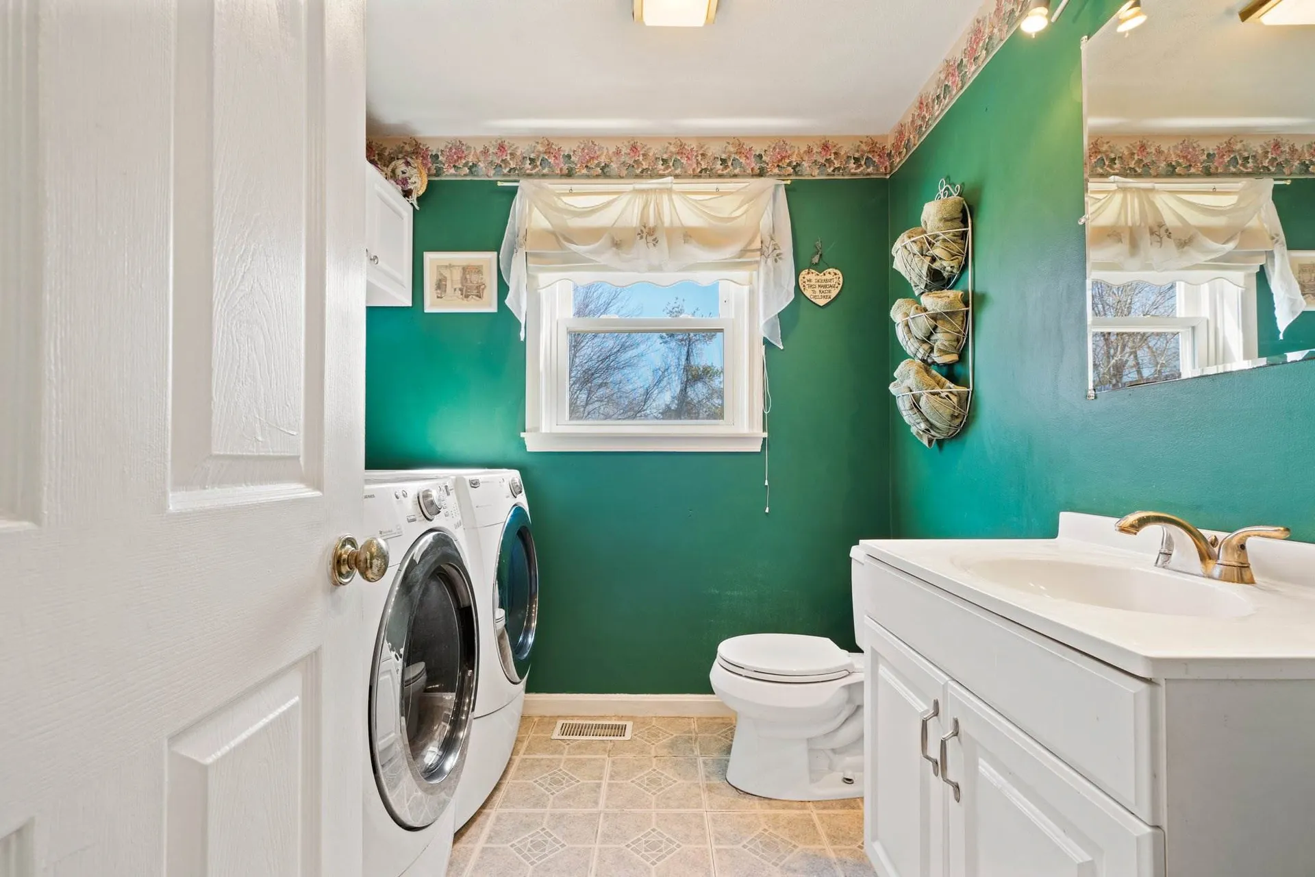 241 Pinebrook Place Manchester NH 03109