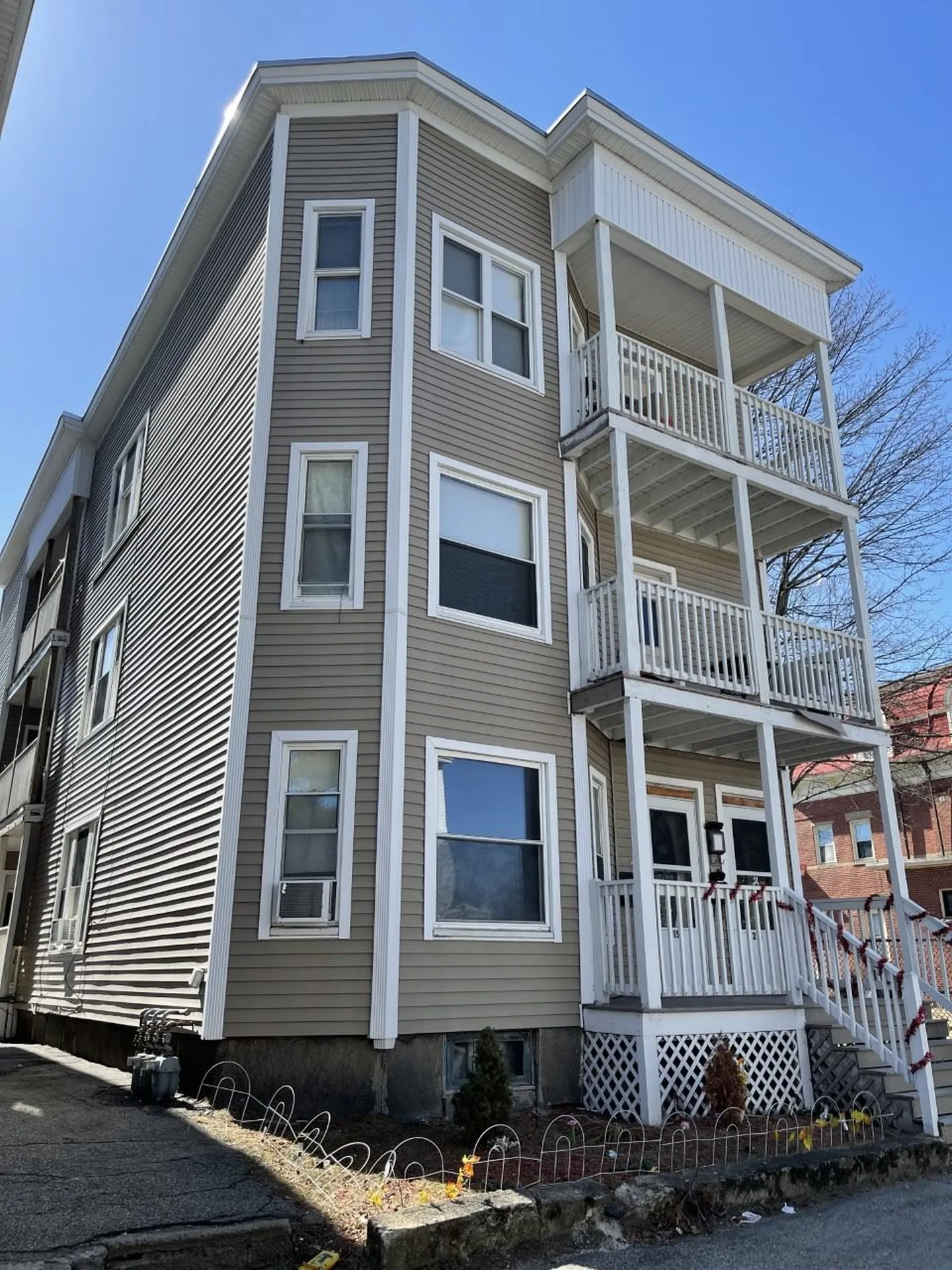 213-215 Spruce Street Manchester NH 03103