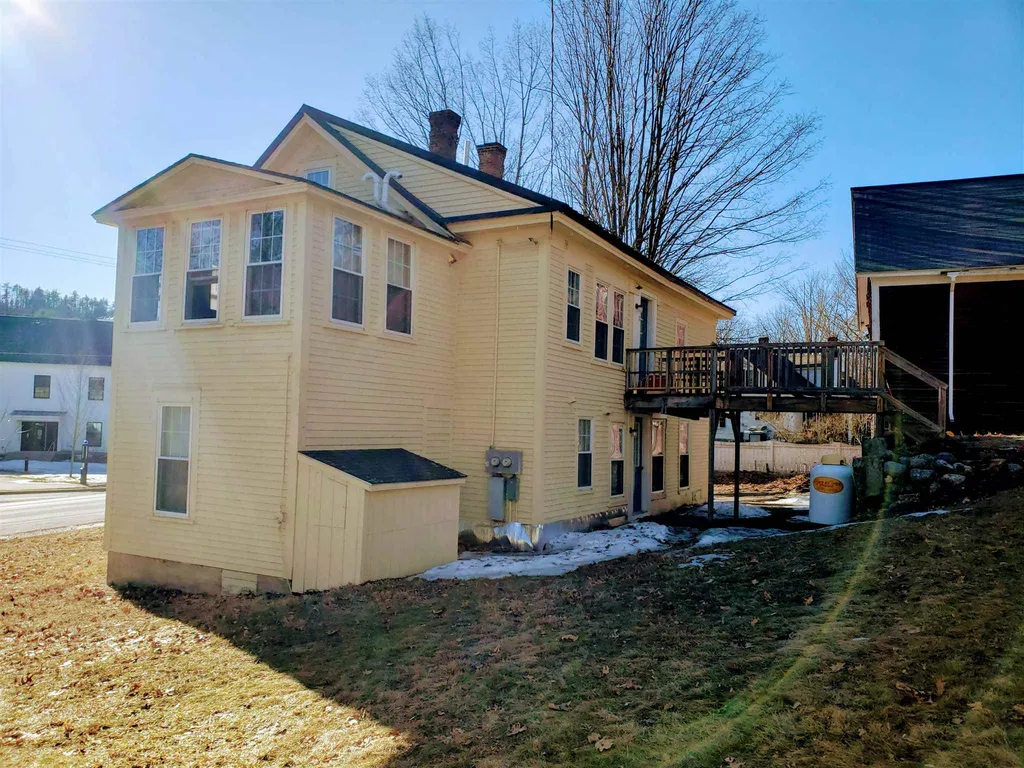 7 Weare Road Henniker NH 03242