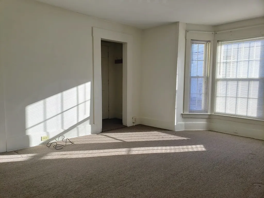 7 Weare Road Henniker NH 03242