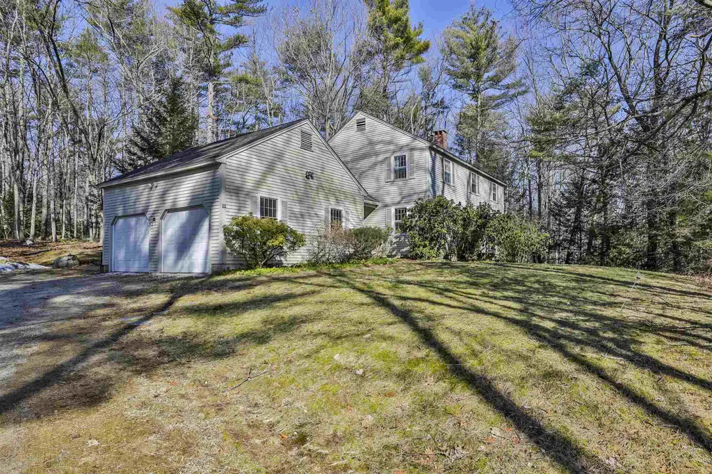 16 Greenbriar Lane Amherst NH 03031
