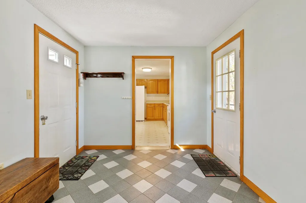 29 Chase Brook Circle Litchfield NH 03052