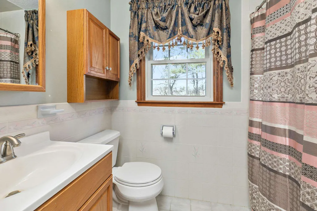 29 Chase Brook Circle Litchfield NH 03052