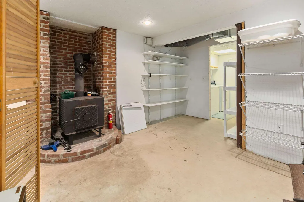 29 Chase Brook Circle Litchfield NH 03052