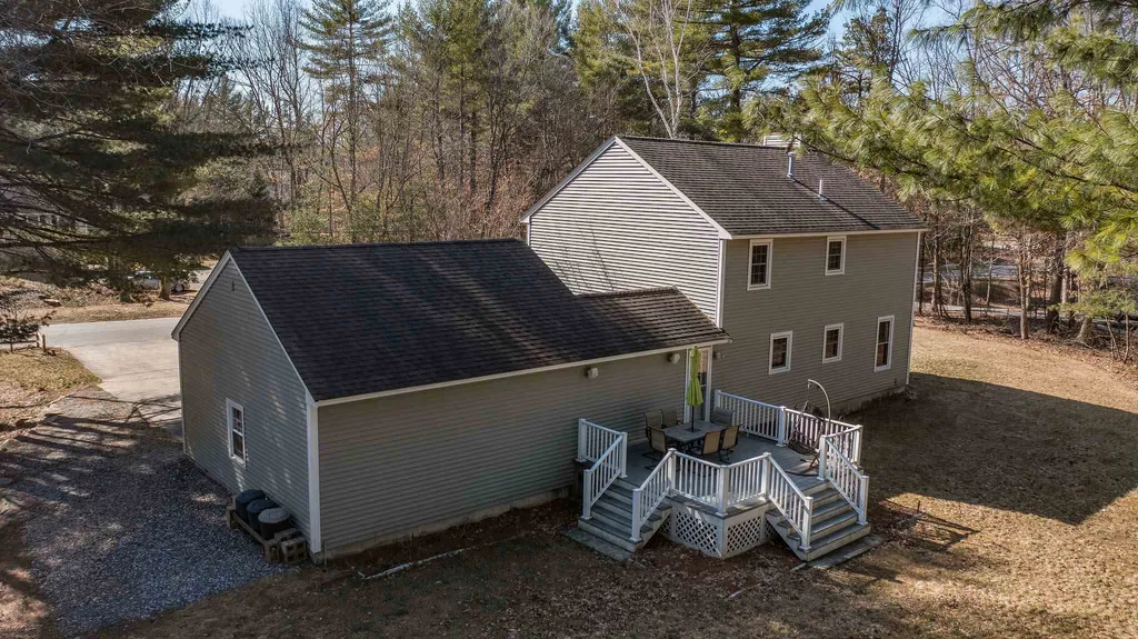 29 Chase Brook Circle Litchfield NH 03052