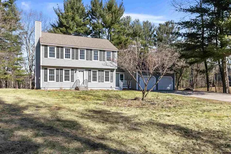 29 Chase Brook Circle Litchfield NH 03052