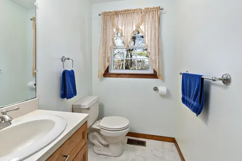 29 Chase Brook Circle Litchfield NH 03052