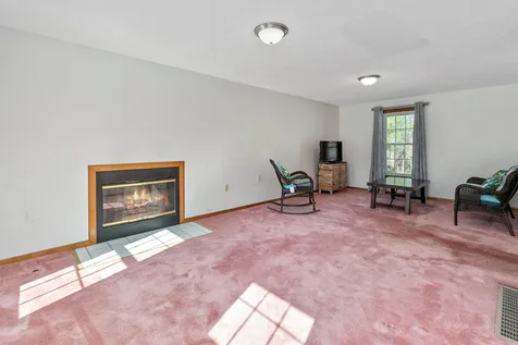 29 Chase Brook Circle Litchfield NH 03052
