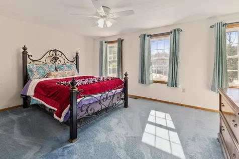 29 Chase Brook Circle Litchfield NH 03052
