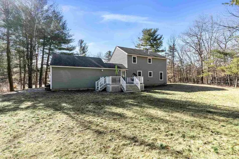 29 Chase Brook Circle Litchfield NH 03052