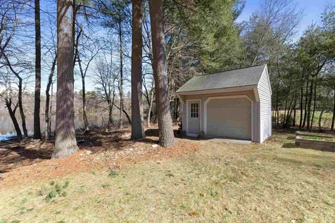 29 Chase Brook Circle Litchfield NH 03052