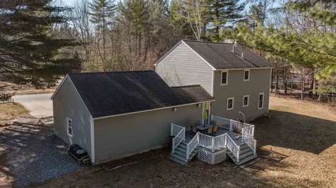 29 Chase Brook Circle Litchfield NH 03052