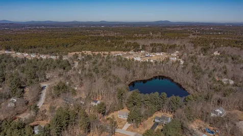 29 Chase Brook Circle Litchfield NH 03052