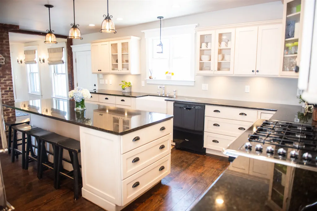 82 Green Street Northwood NH 03261