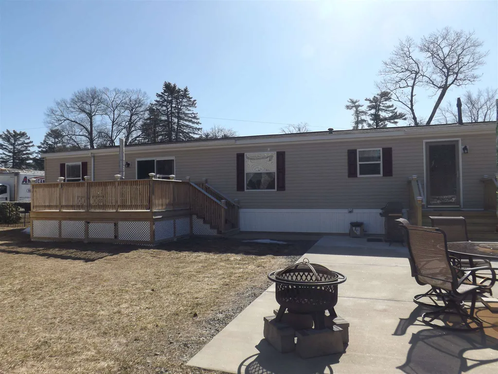 28 Virginia Lane Seabrook NH 03874