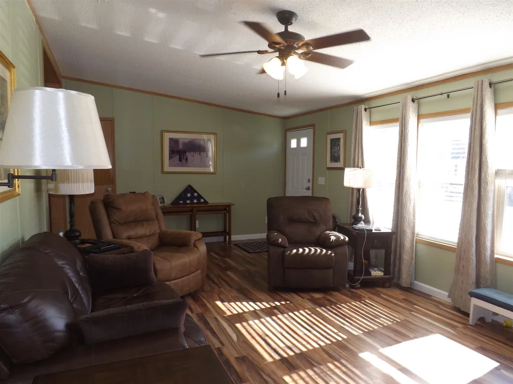 28 Virginia Lane Seabrook NH 03874