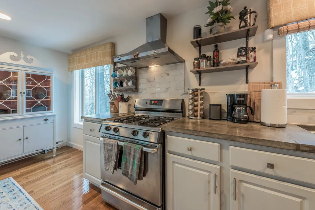 15 Hilltop Drive Newbury NH 03255