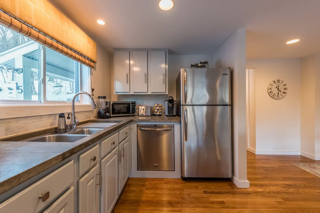 15 Hilltop Drive Newbury NH 03255