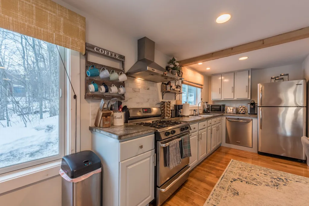15 Hilltop Drive Newbury NH 03255