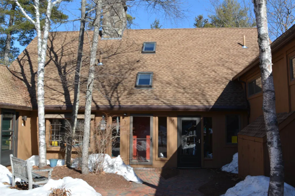 7 Pioneer Point Grantham NH 03753