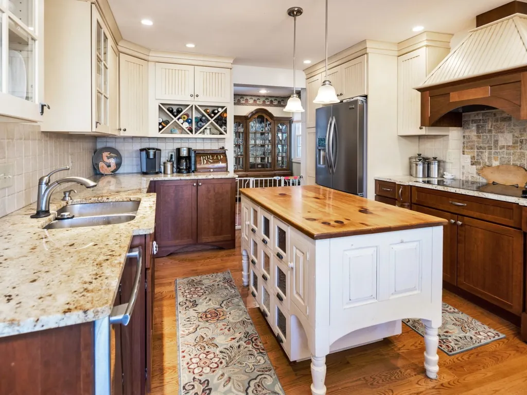 81 Brook Drive Burlington VT 05408