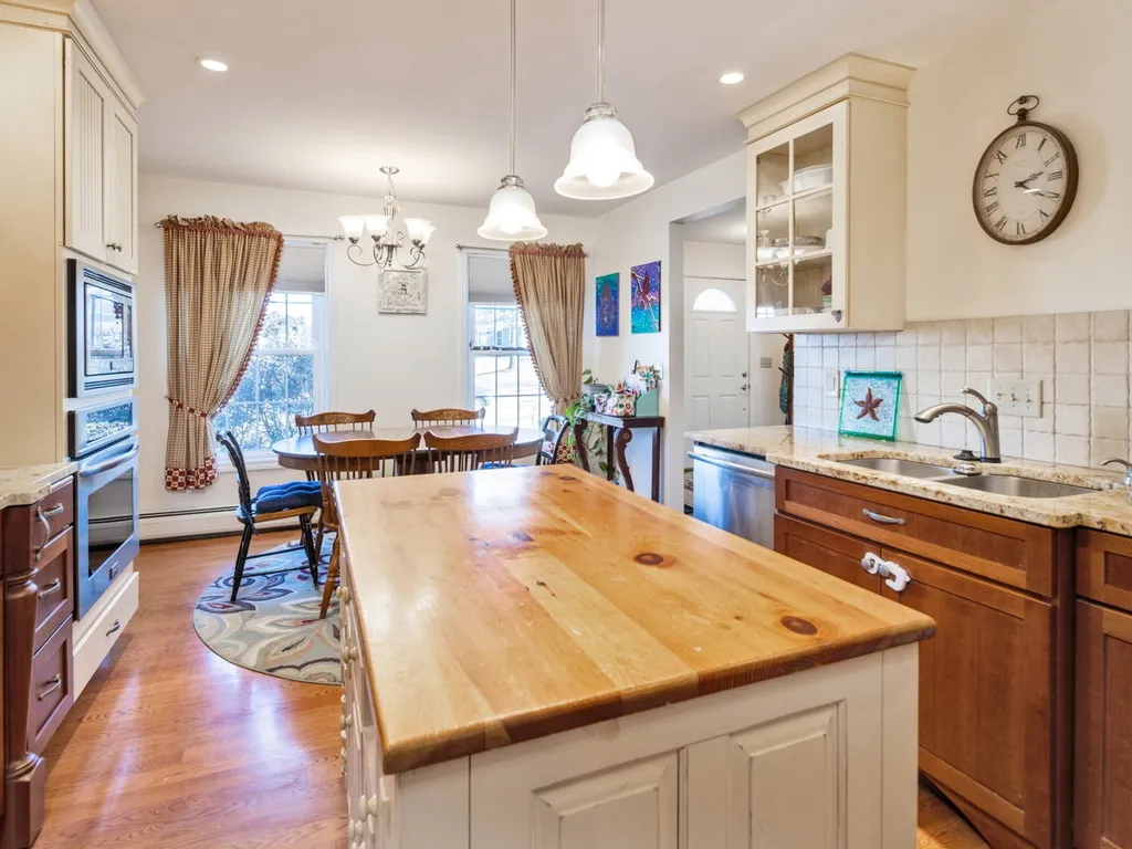 81 Brook Drive Burlington VT 05408