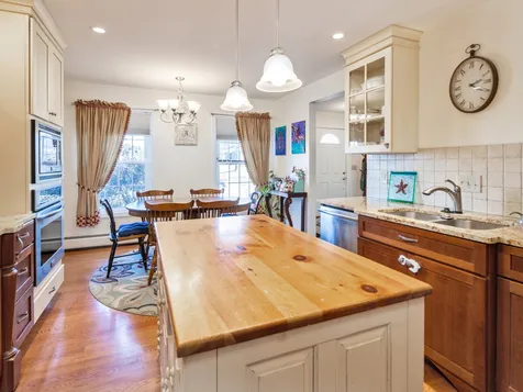 81 Brook Drive Burlington VT 05408