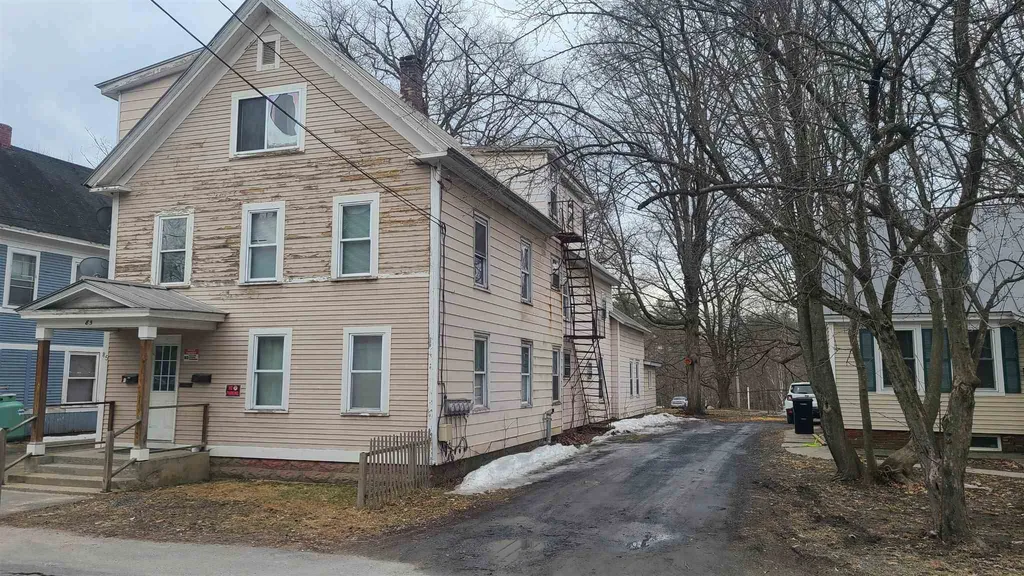 85 Pearl Street Claremont NH 03743