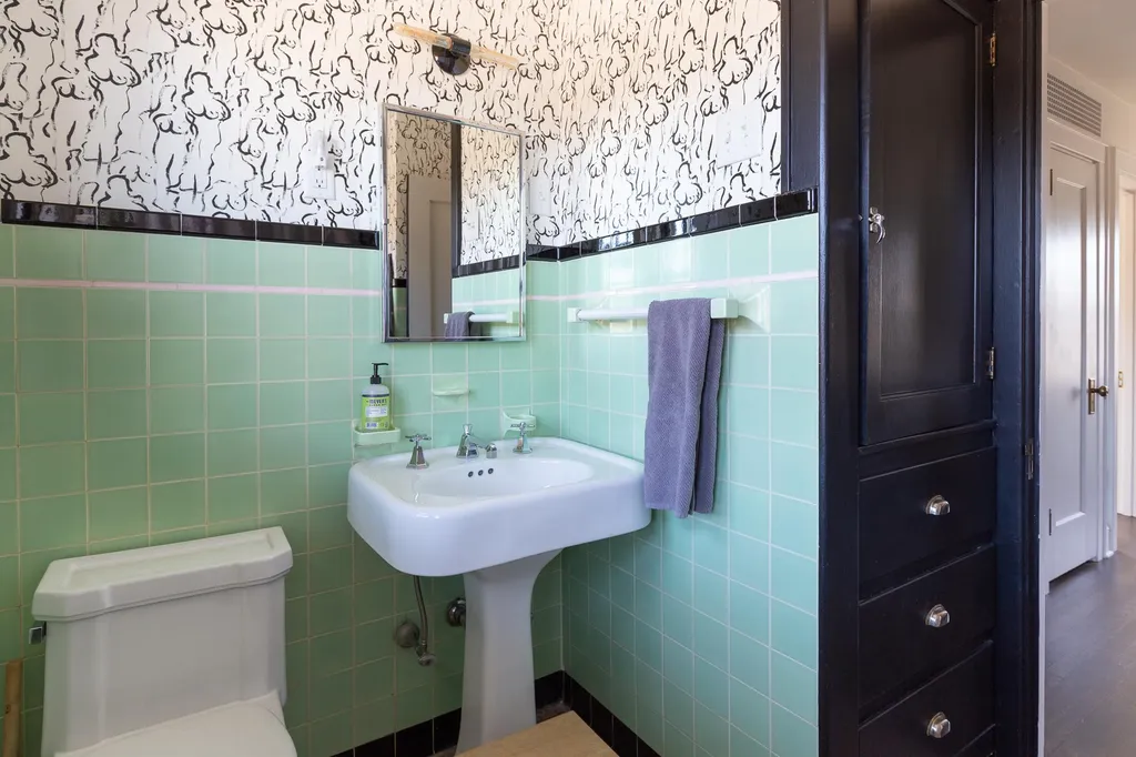 137 Ledge Road Burlington VT 05401