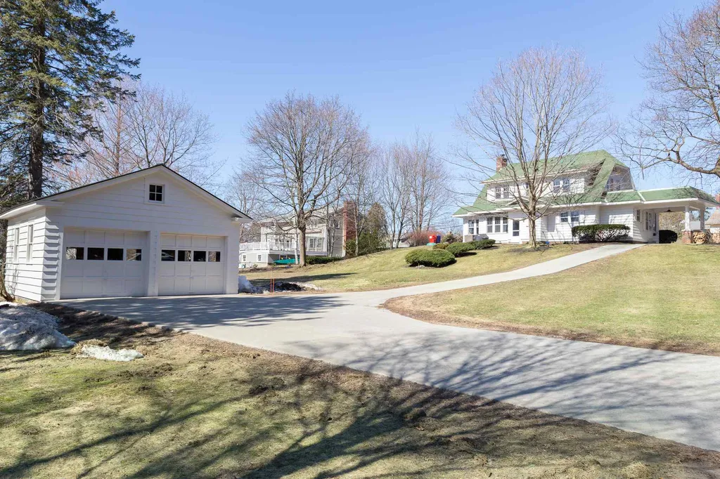 137 Ledge Road Burlington VT 05401