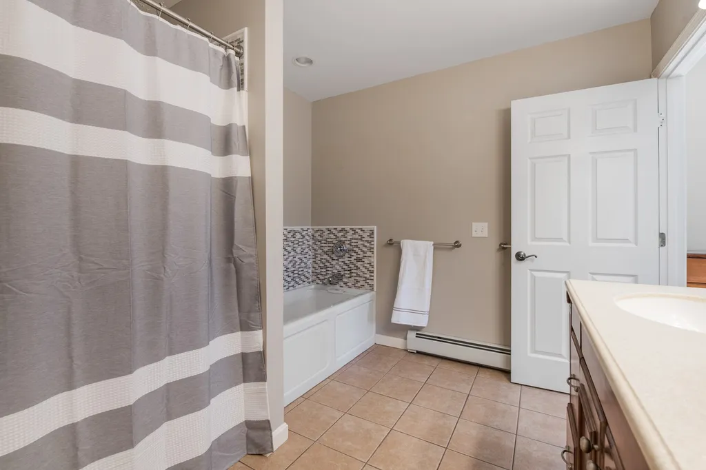 182 Old Winslow Road Wilmot NH 03287