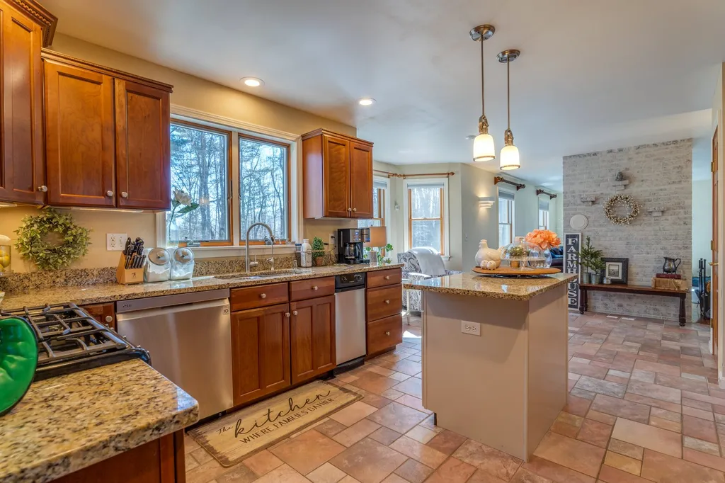 26 Sierra Ridge Road Eliot ME 03903