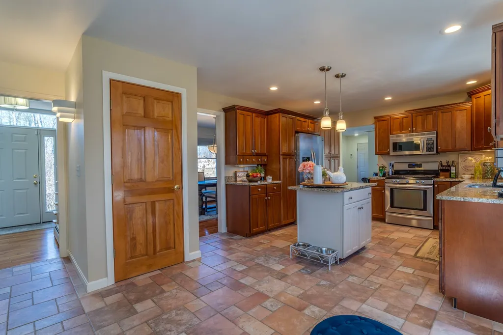 26 Sierra Ridge Road Eliot ME 03903