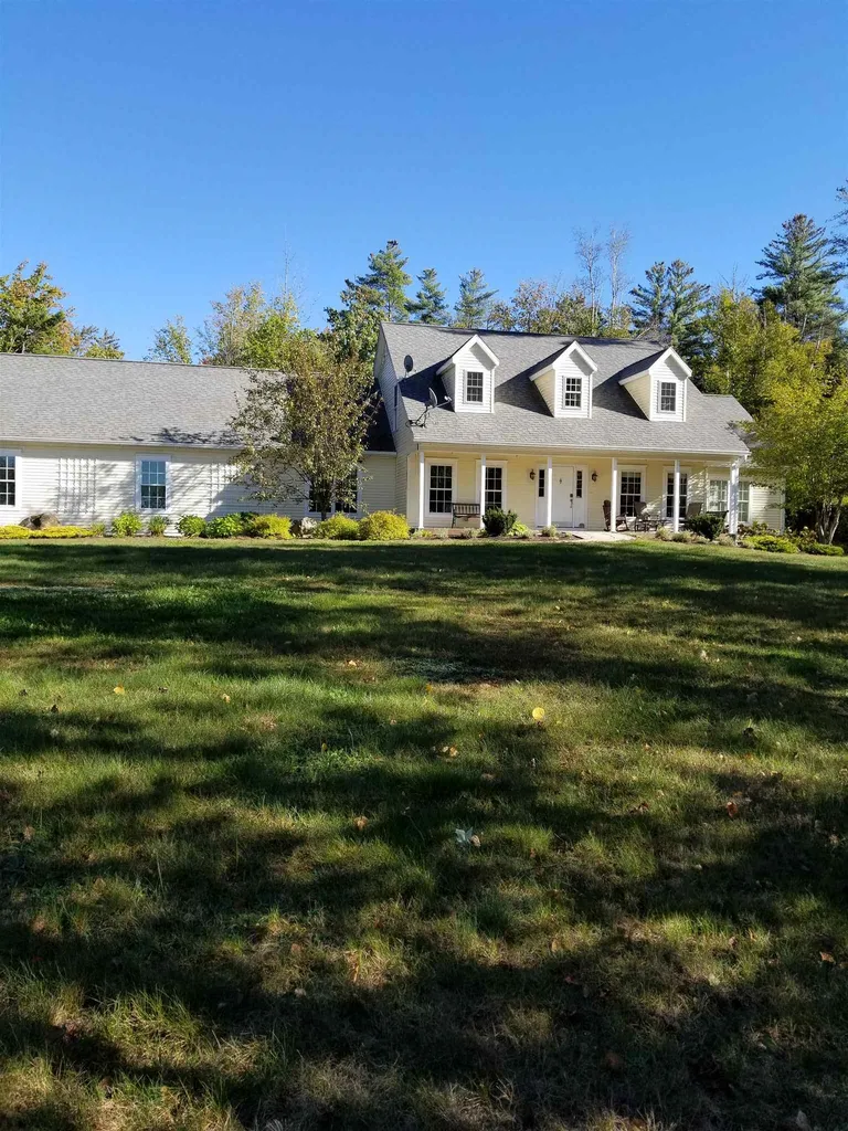 104 Champagne Circle Campton NH 03223