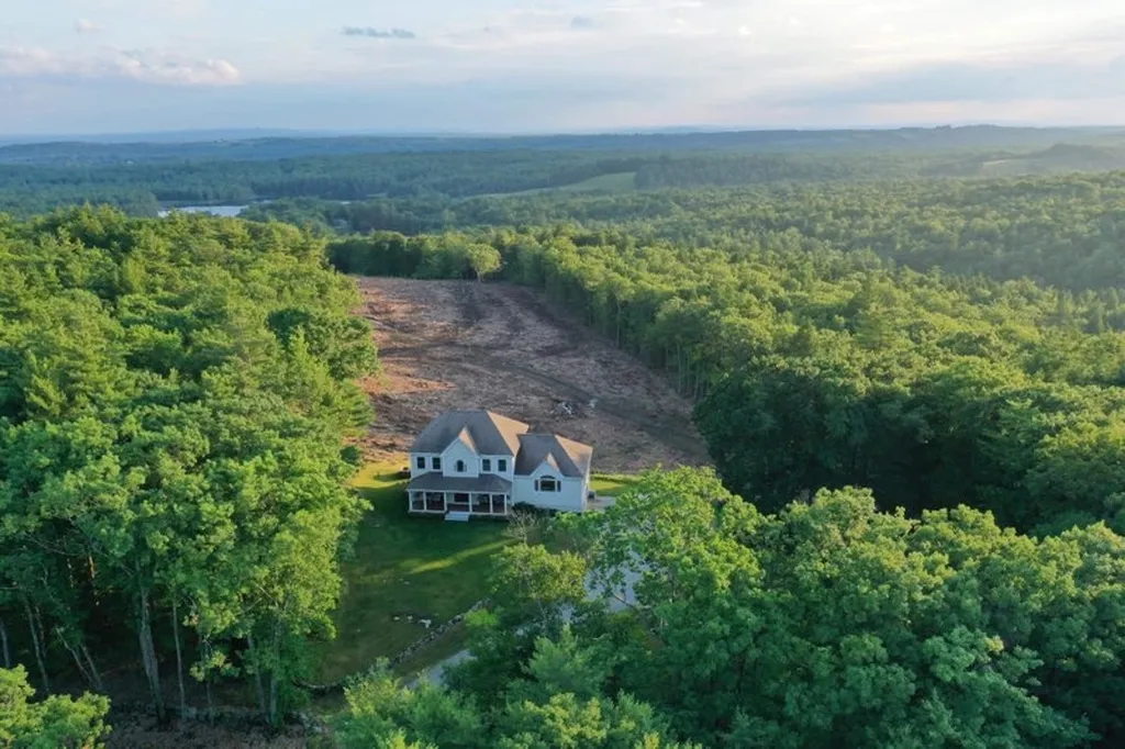 4 Carpenter Road Barnstead NH 03218
