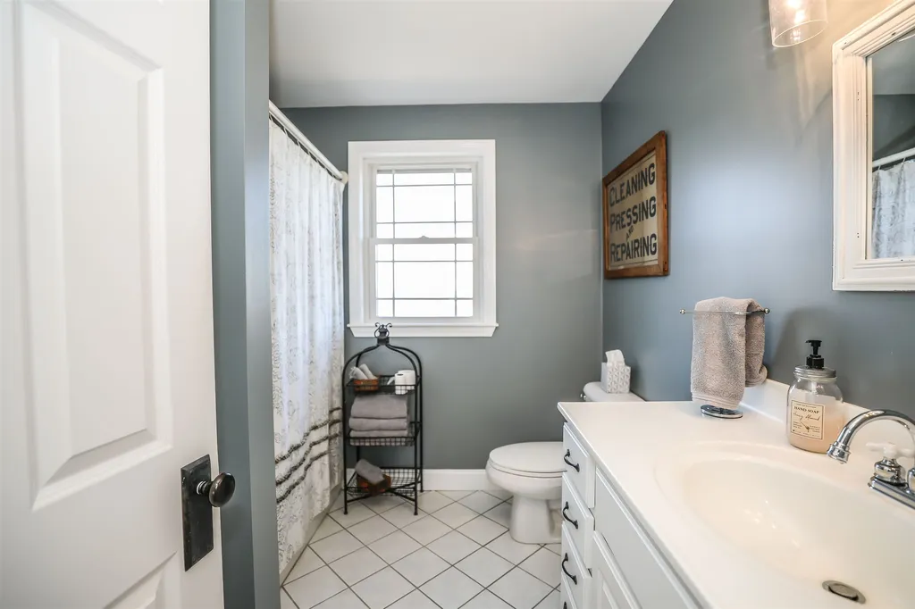 4 Carpenter Road Barnstead NH 03218