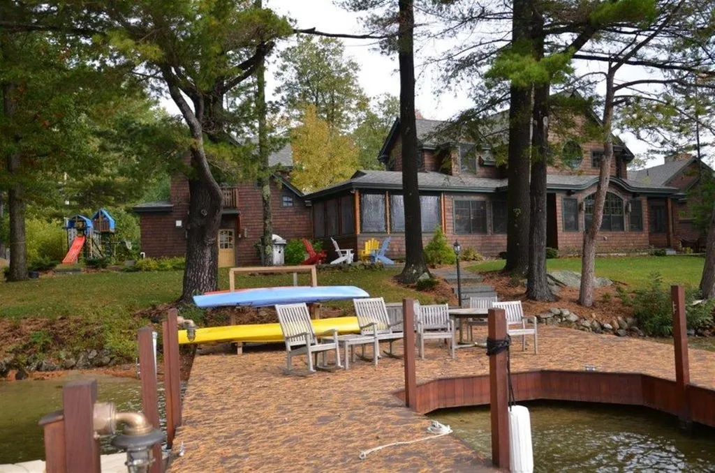 101 Shore Road Gilford NH 03249