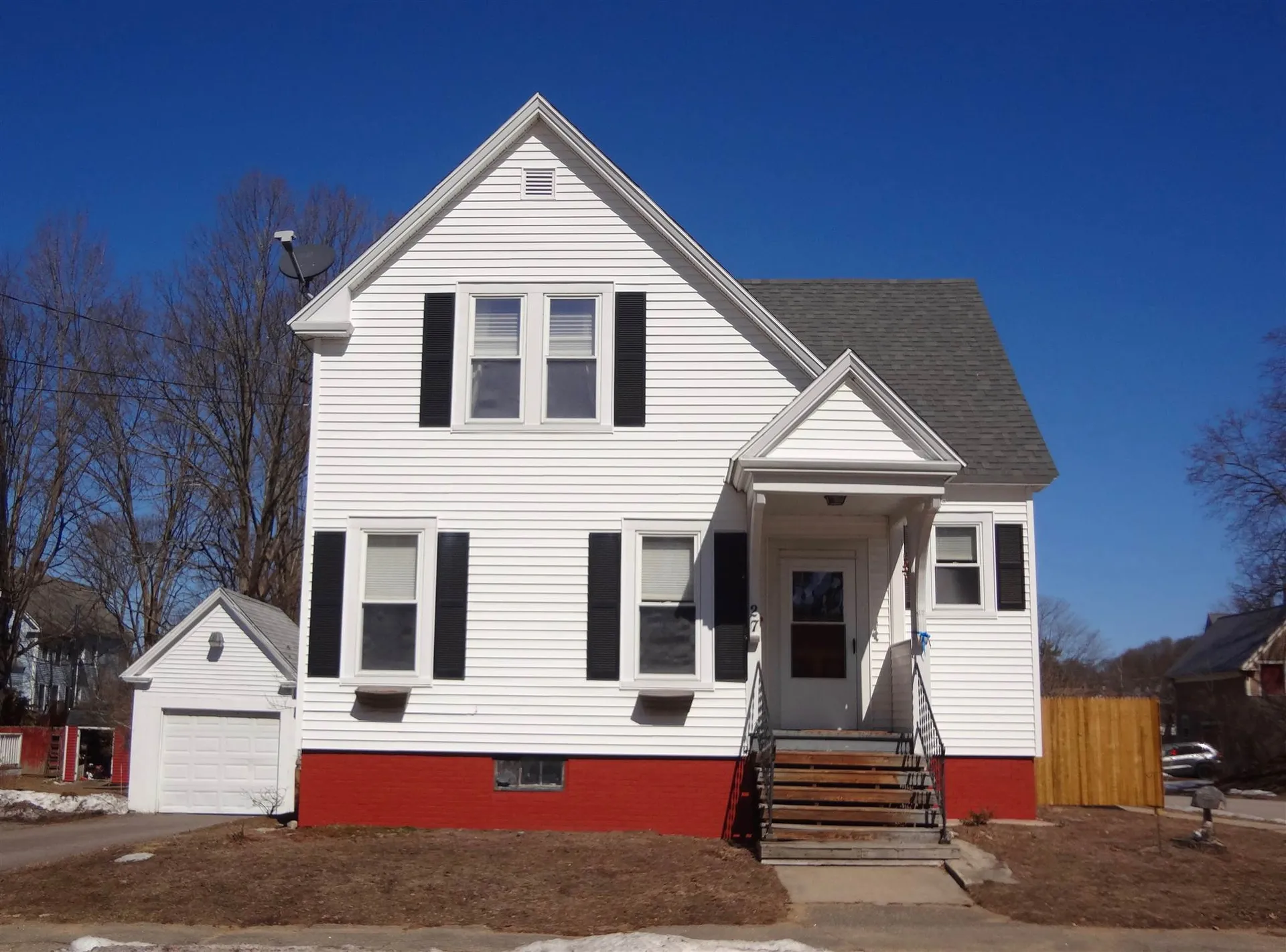 27 Lincoln Street Laconia NH 03246
