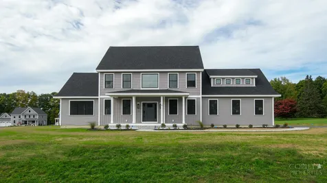 12 Treat Farm Road Stratham NH 03885