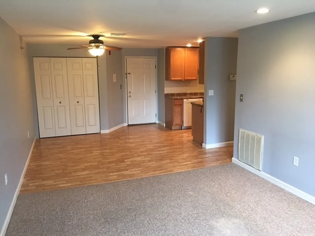 537 Abbott Farm Lane Hudson NH 03051