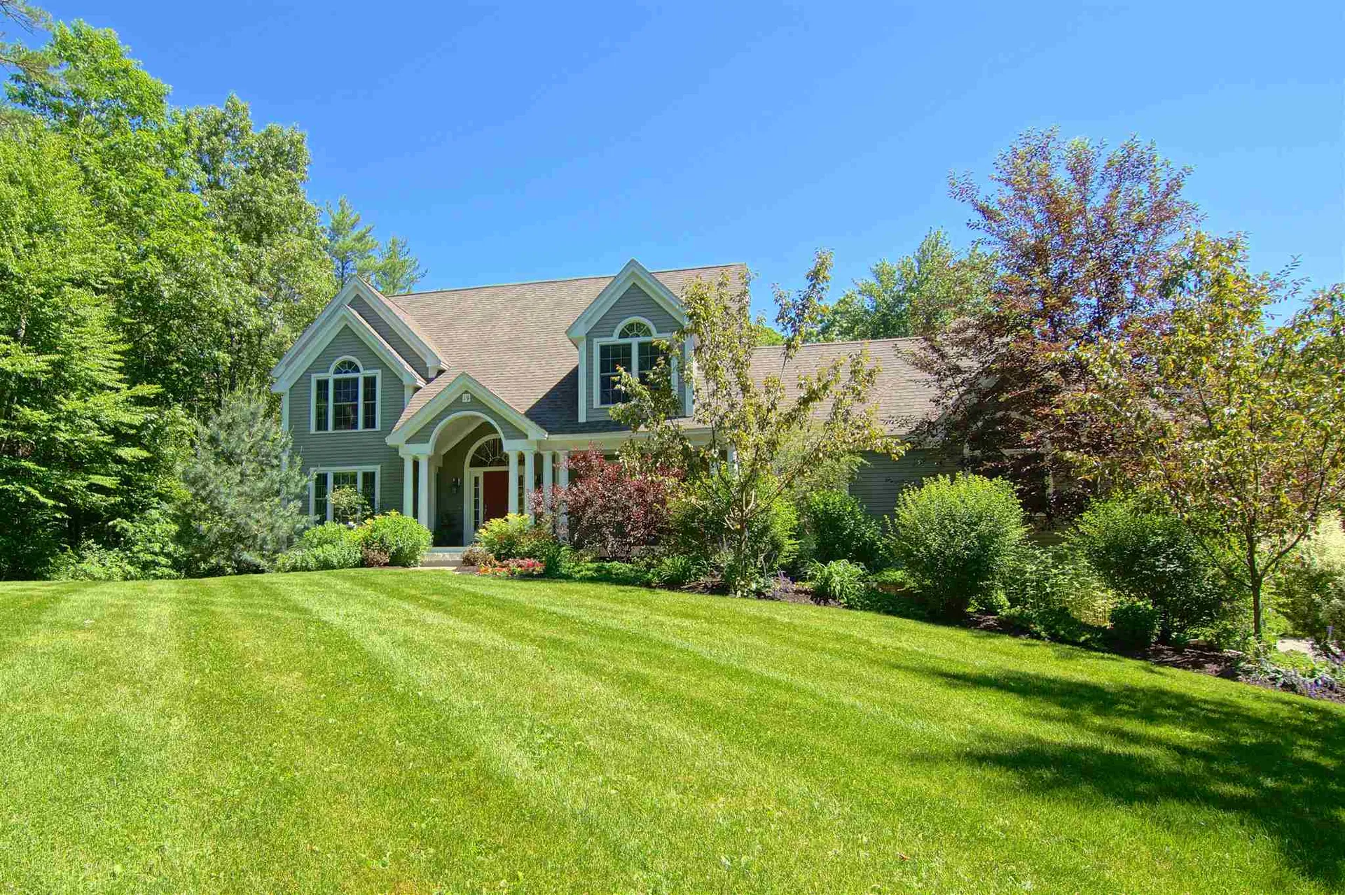 19 Wiggin Way Stratham NH 03885