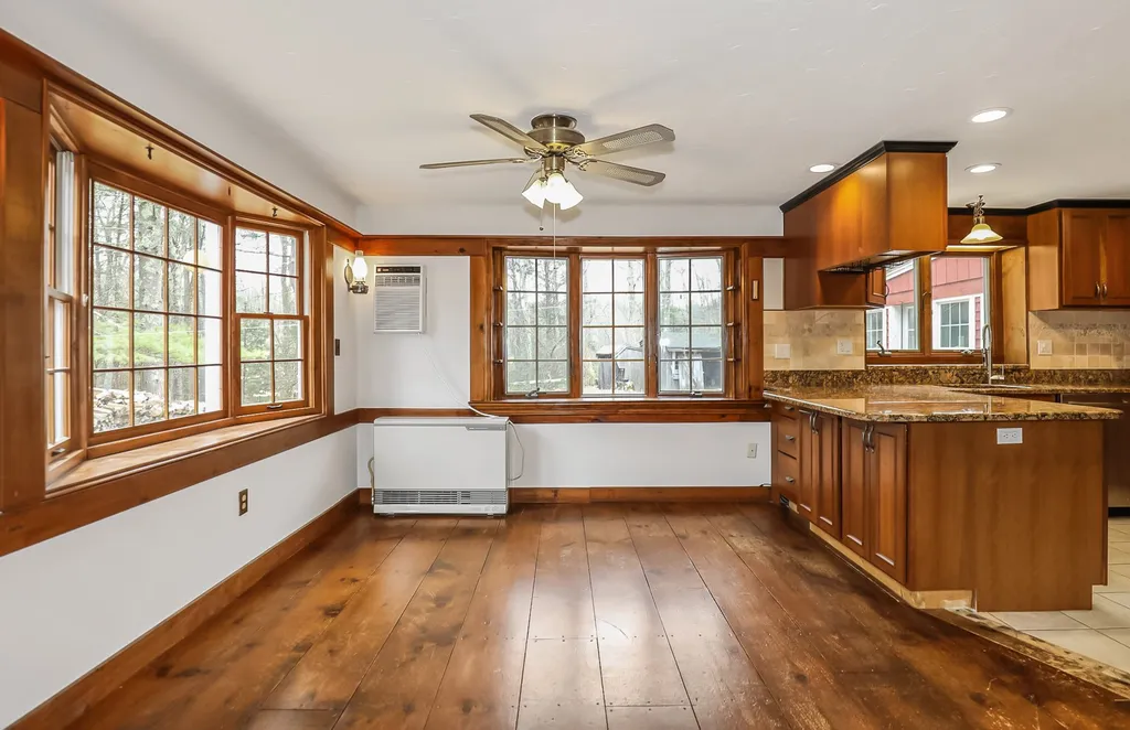 28 Old Mont Vernon Road Amherst NH 03031