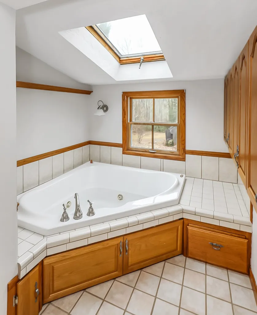 28 Old Mont Vernon Road Amherst NH 03031
