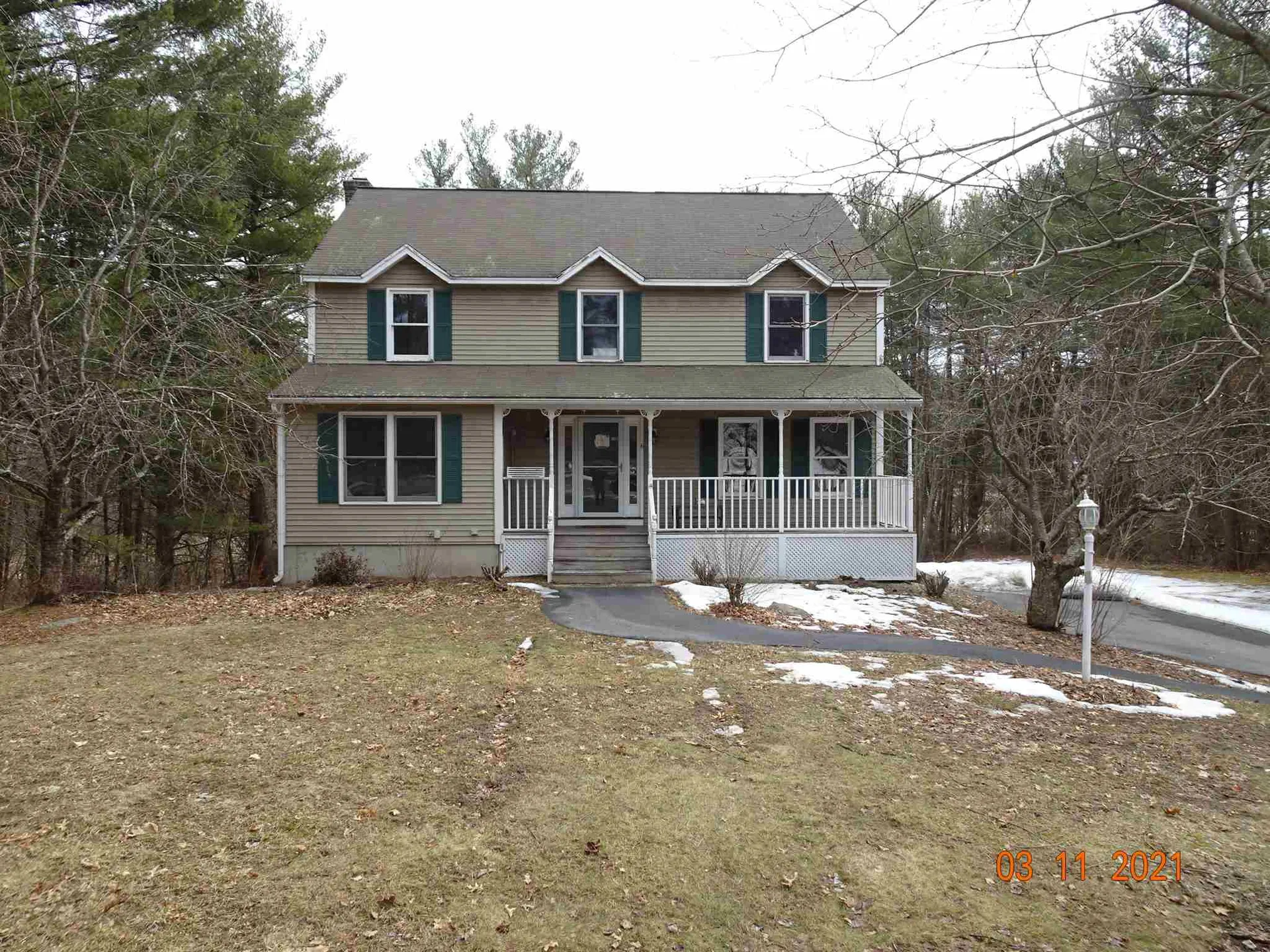 6 Spicebush Circle Litchfield NH 03052