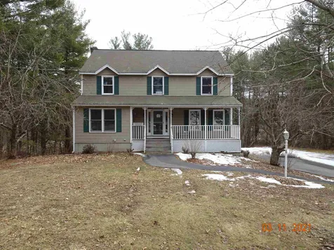 6 Spicebush Circle Litchfield NH 03052