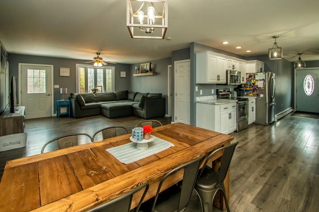 9 Hoopers Drive Lancaster NH 03584
