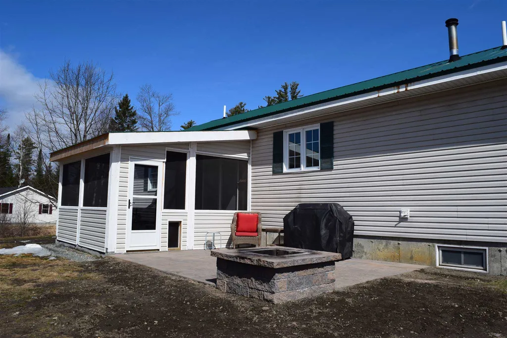 9 Hoopers Drive Lancaster NH 03584