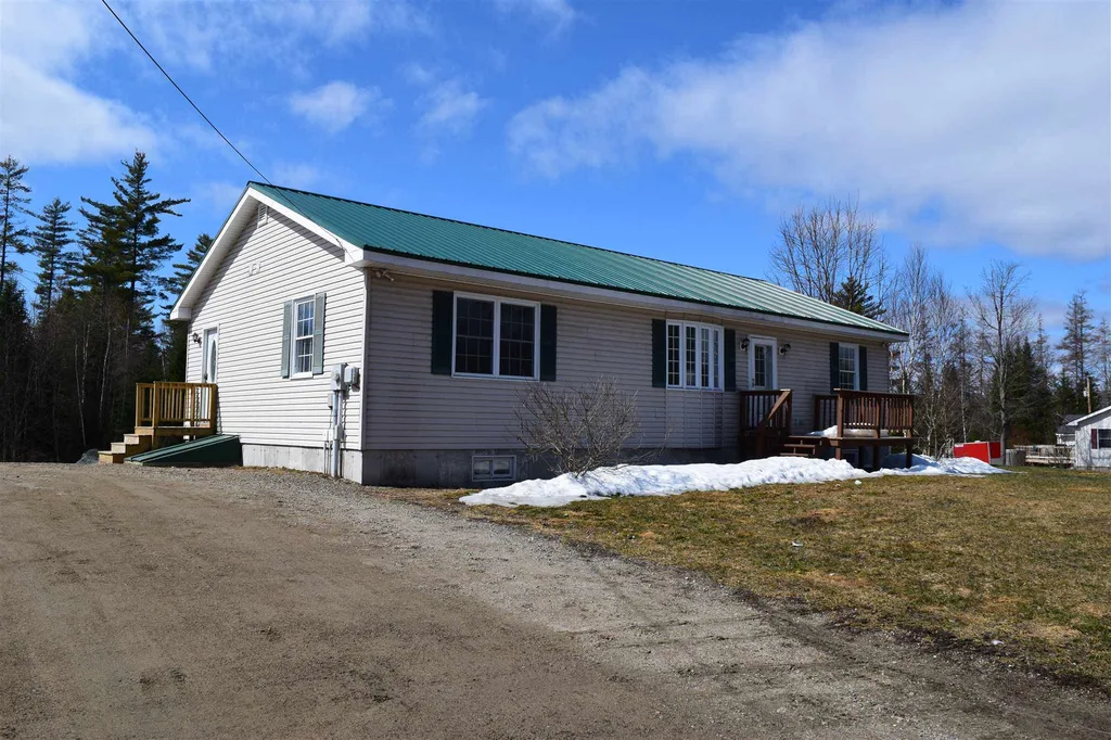 9 Hoopers Drive Lancaster NH 03584